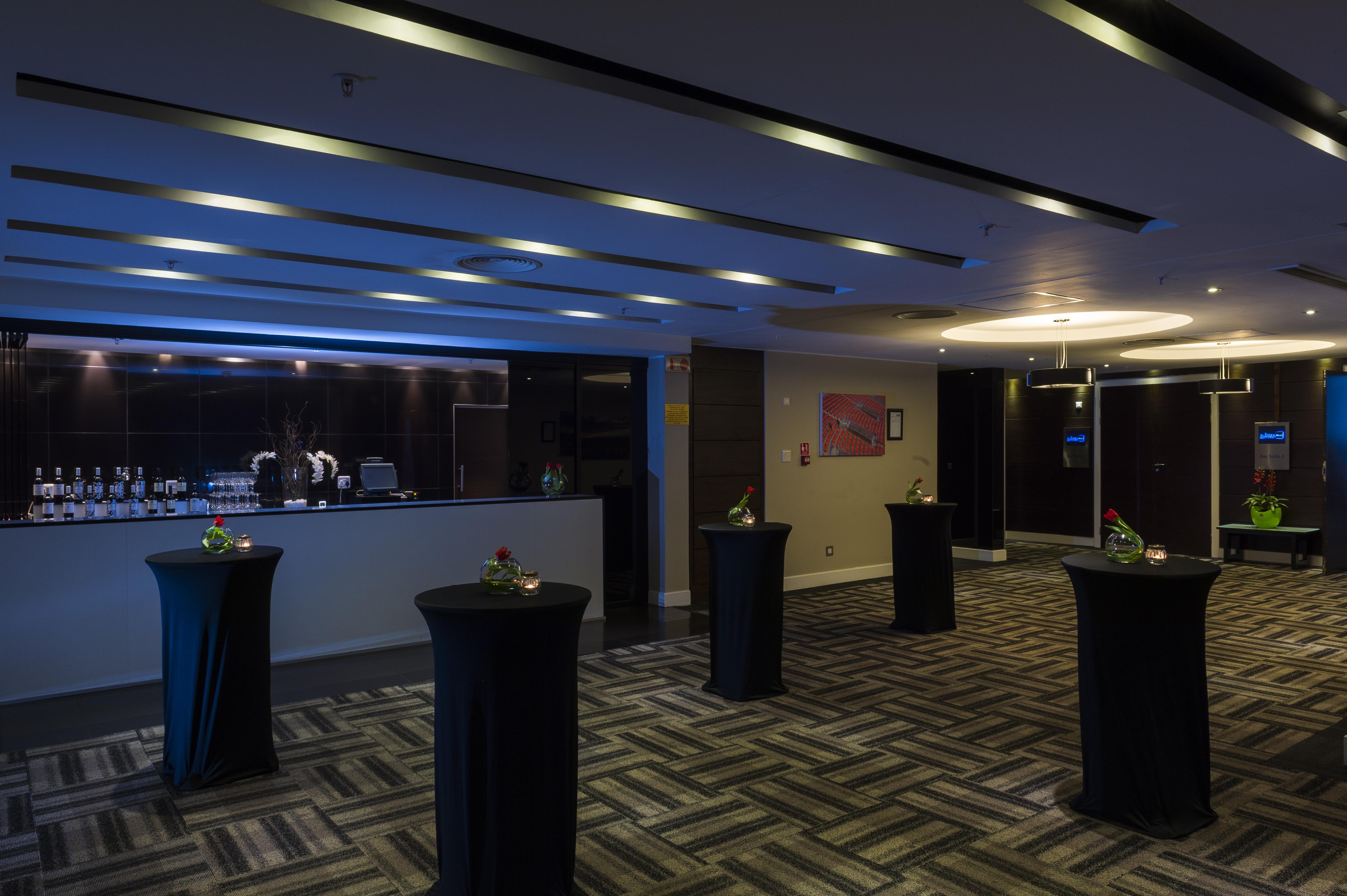 Radisson Blu Hotel, Port Elizabeth Zewnętrze zdjęcie The bar at the 10th floor