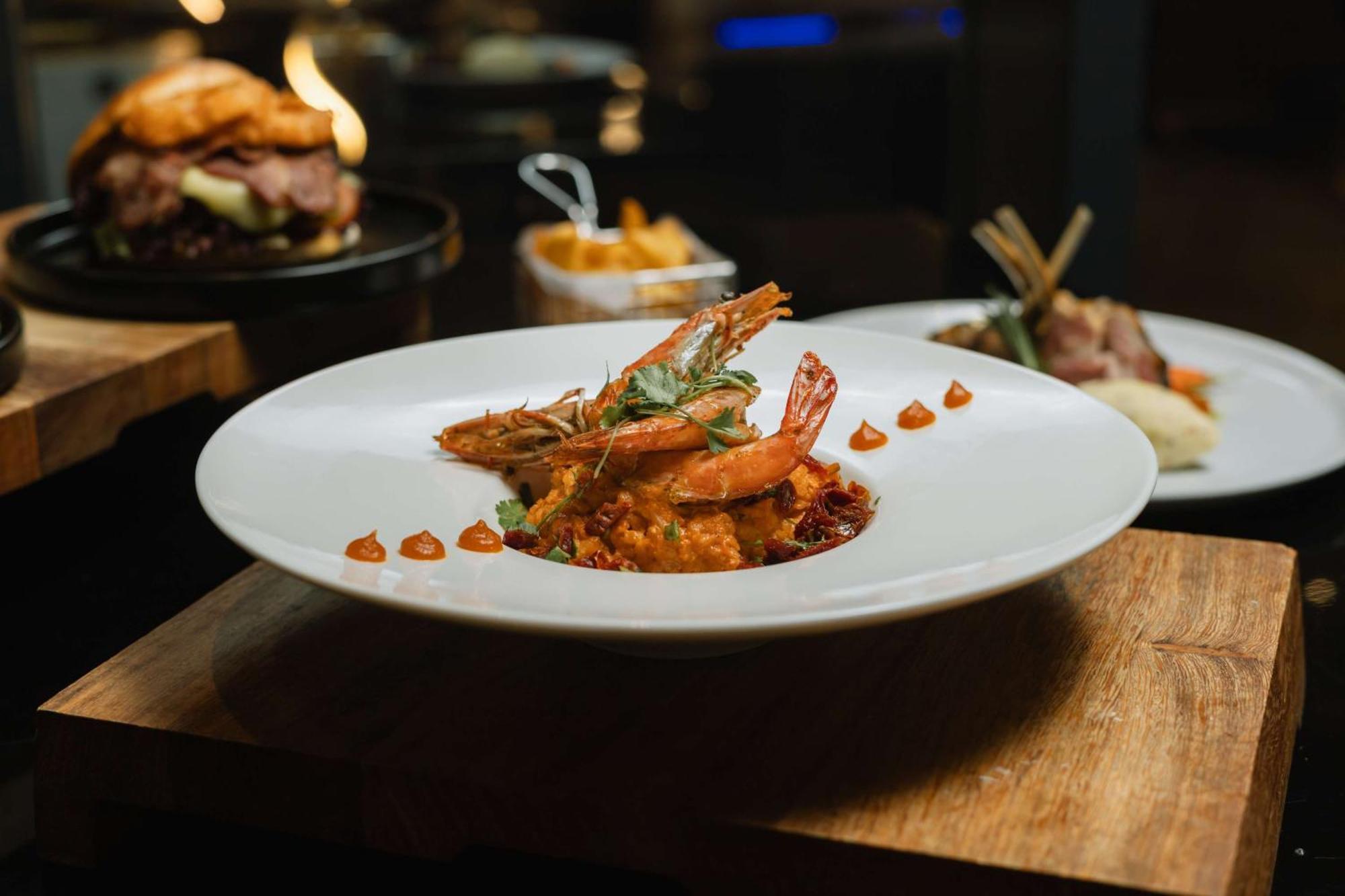 Radisson Blu Hotel, Port Elizabeth Zewnętrze zdjęcie A prawn dish at the restaurant
