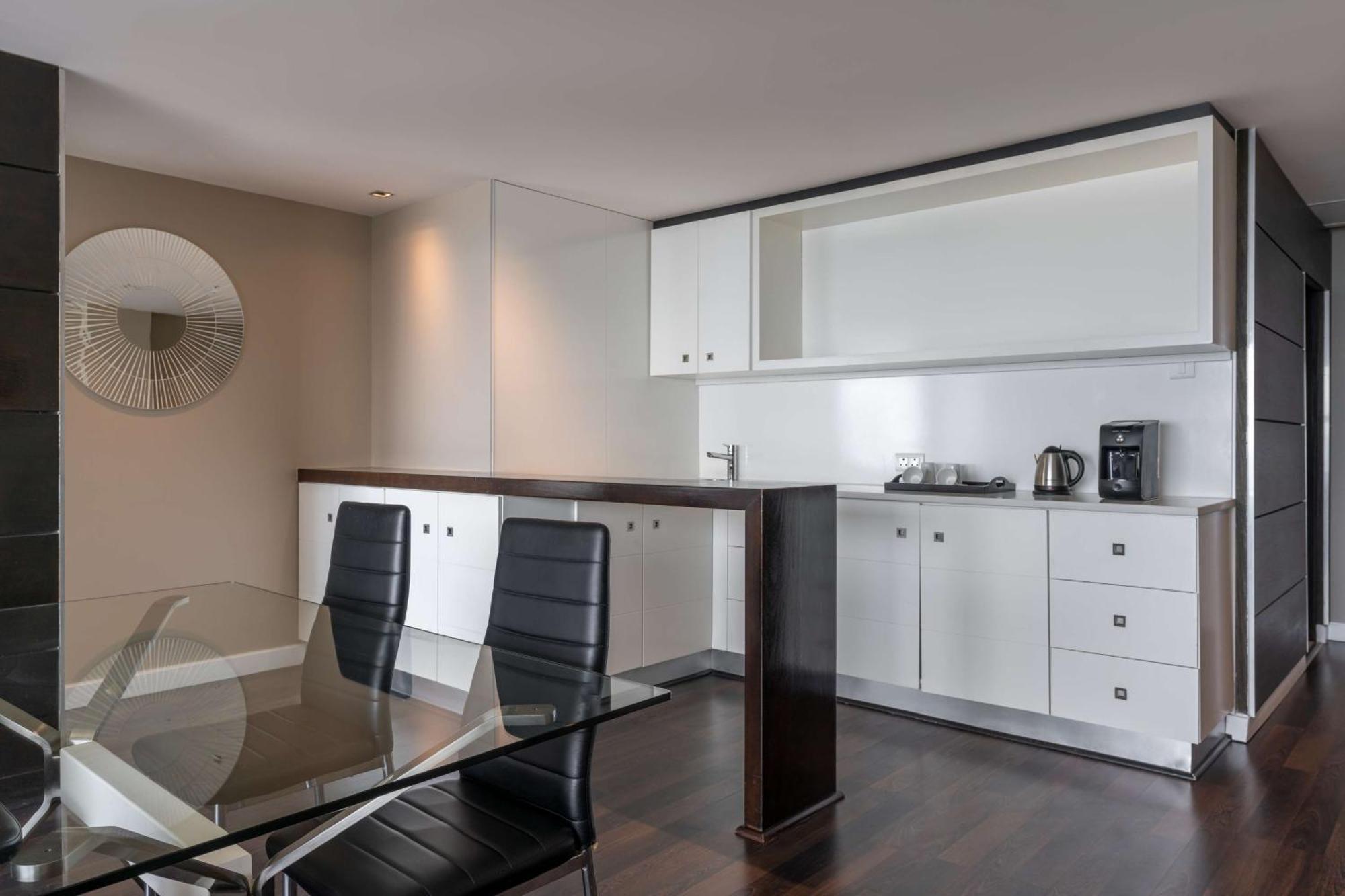 Radisson Blu Hotel, Port Elizabeth Zewnętrze zdjęcie A kitchen in a serviced apartment