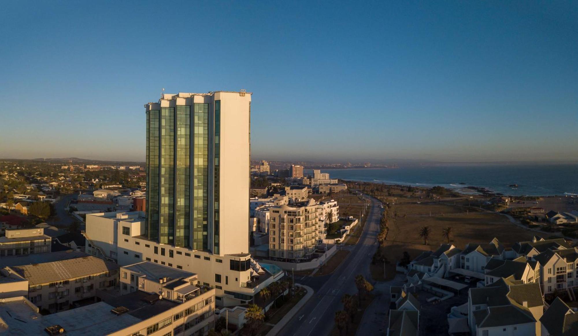 Radisson Blu Hotel, Port Elizabeth Zewnętrze zdjęcie Aerial view of the complex