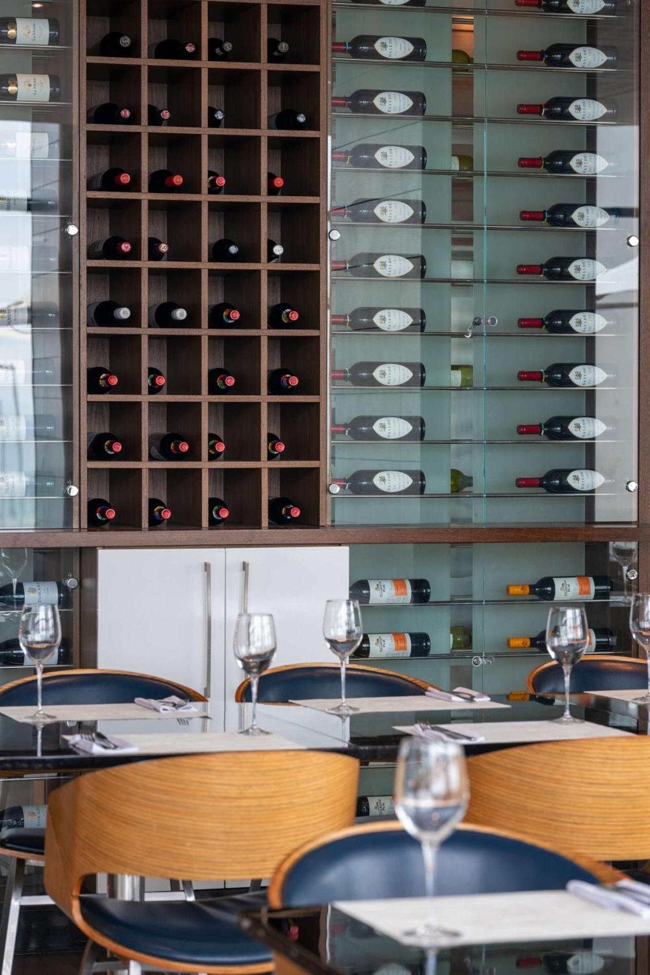 Radisson Blu Hotel, Port Elizabeth Zewnętrze zdjęcie Wine rack